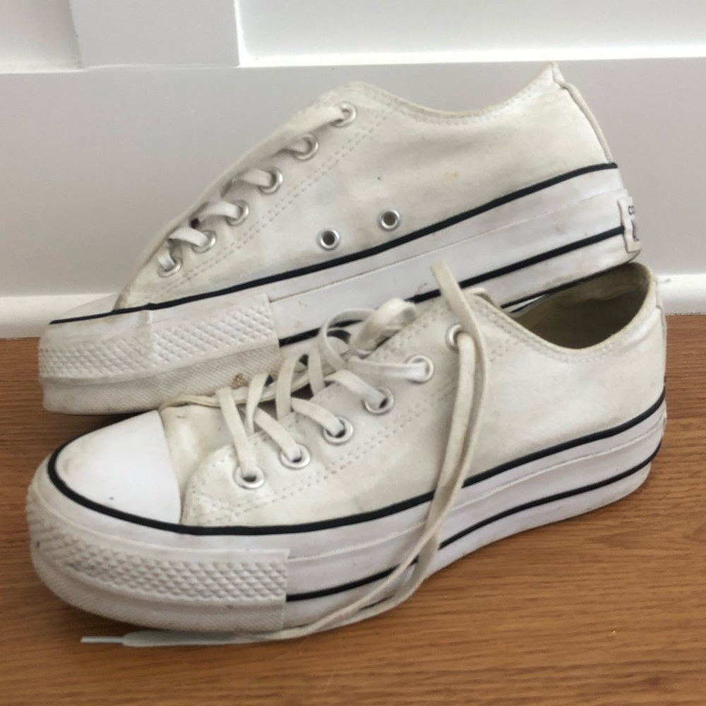 White low top platform converse size 7.5!
